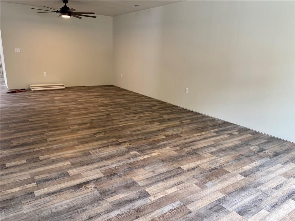 1221 S Maple Street — photo 4