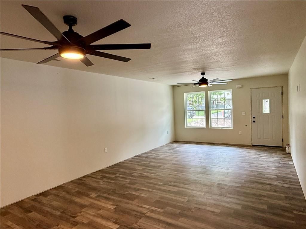 1221 S Maple Street — photo 6