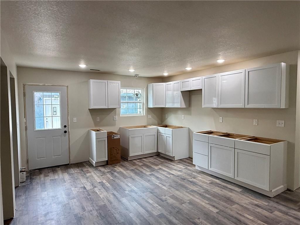 1221 S Maple Street — photo 7