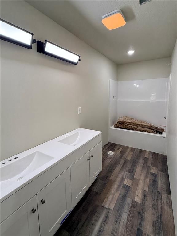 1221 S Maple Street — photo 11