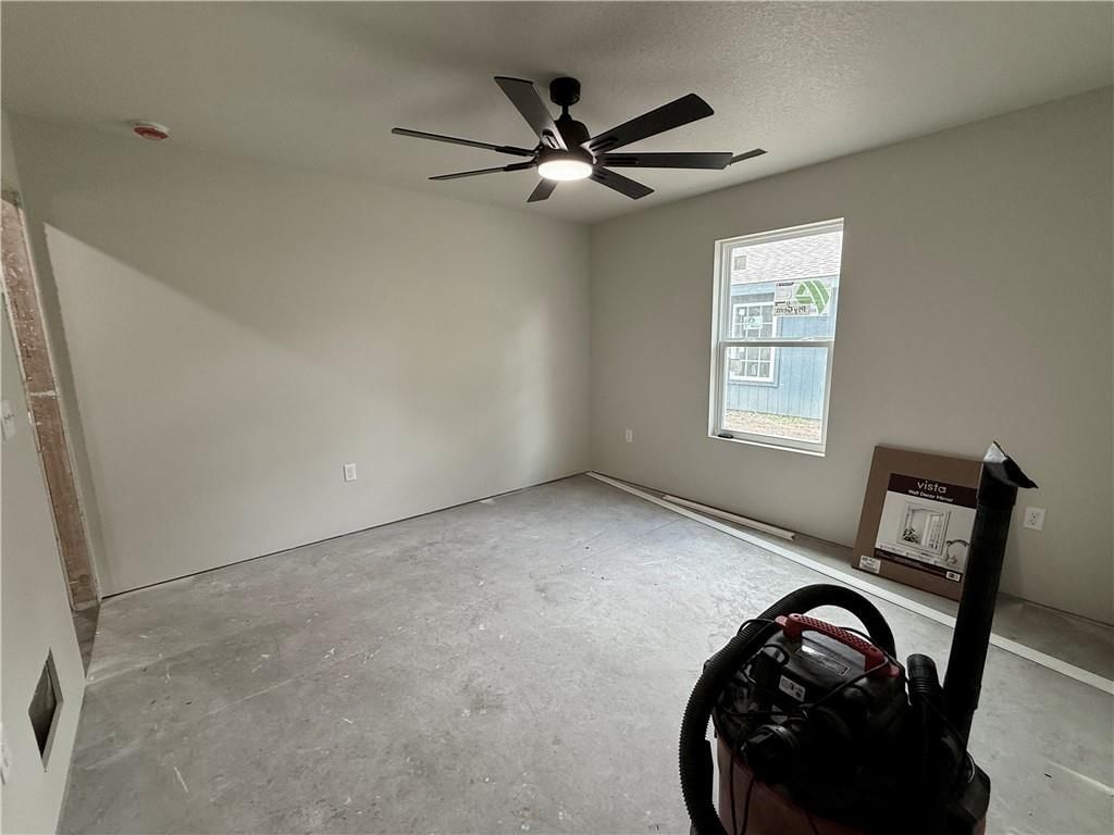 1221 S Maple Street — photo 20