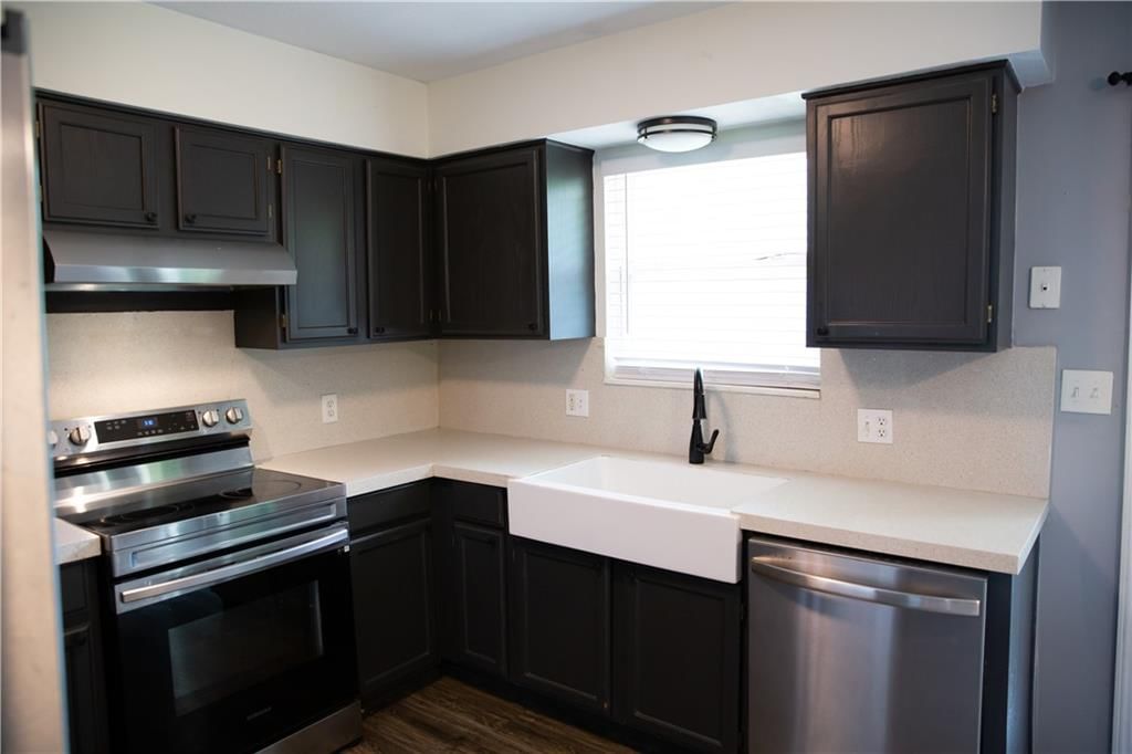 209 W Edgewood Drive — photo 4