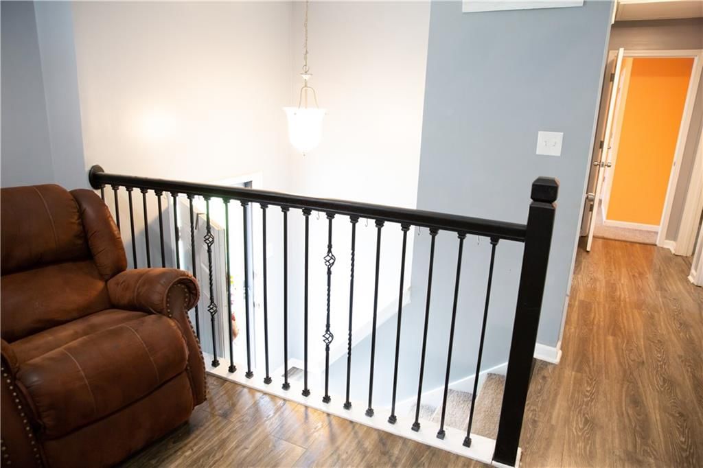 209 W Edgewood Drive — photo 9