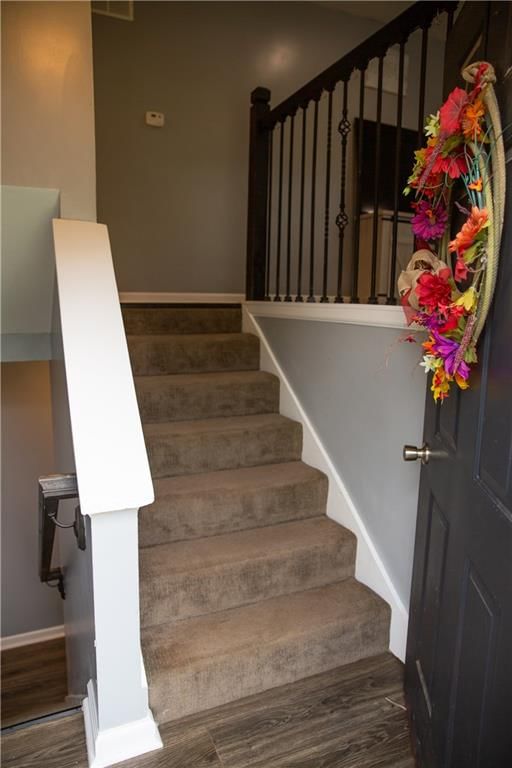209 W Edgewood Drive — photo 11
