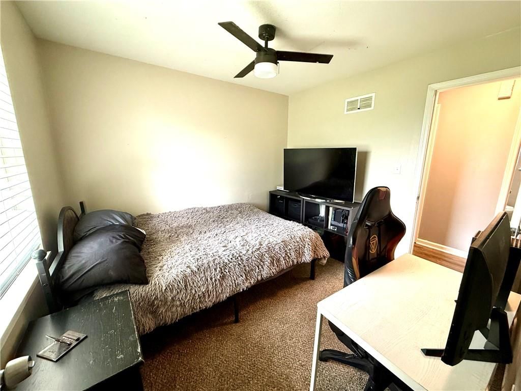 209 W Edgewood Drive — photo 16
