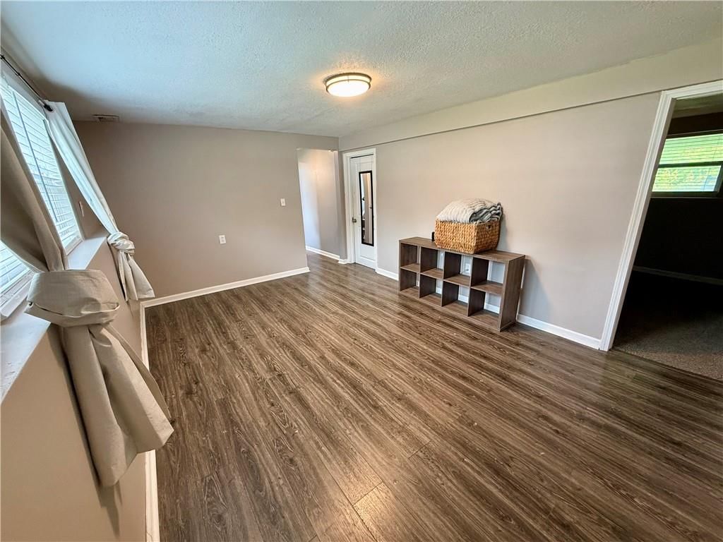 209 W Edgewood Drive — photo 19