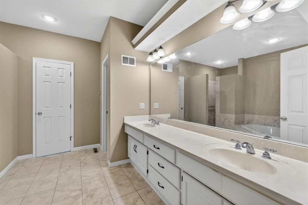 3609 NW 75th Court — photo 32