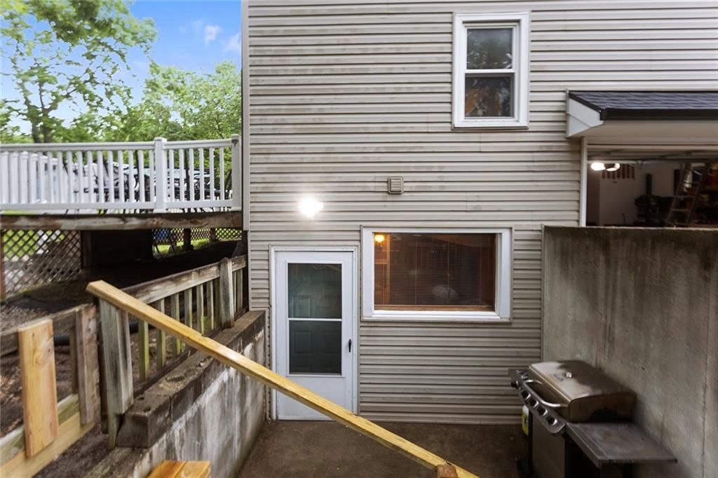 6902 Michael Lane — photo 32