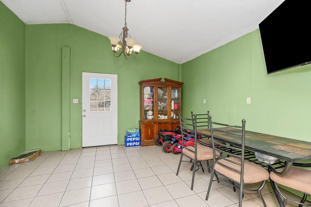 4614 E 10th Street — photo 10