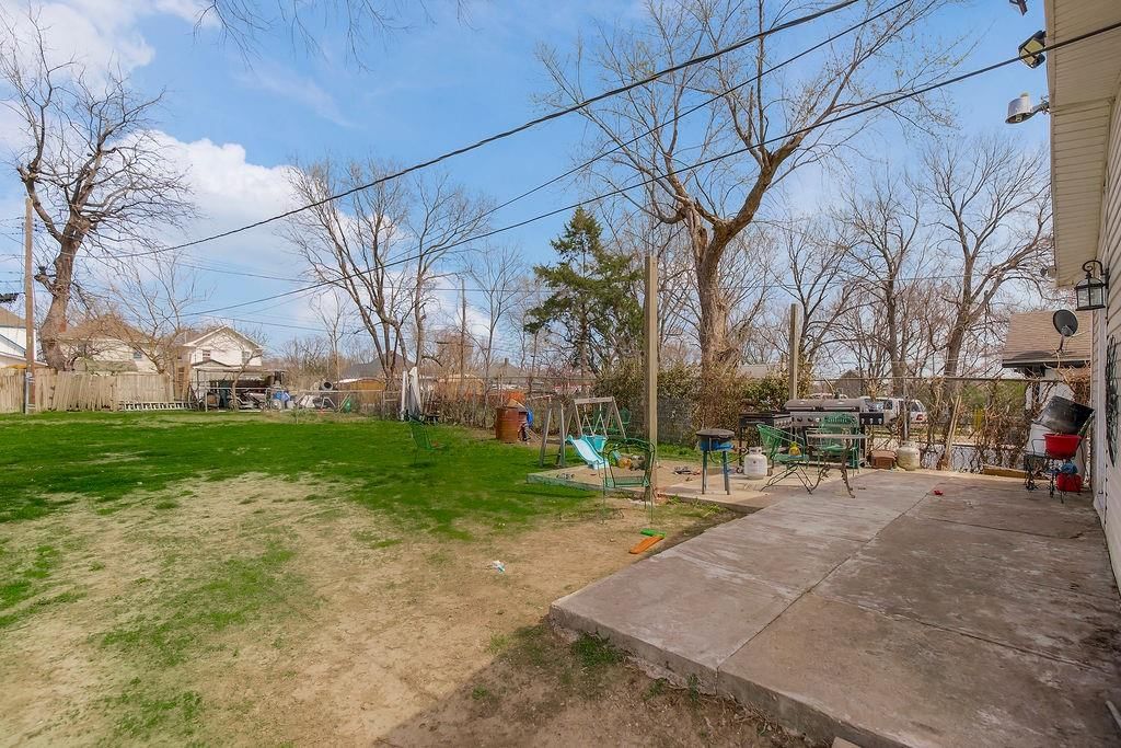 4614 E 10th Street — photo 17