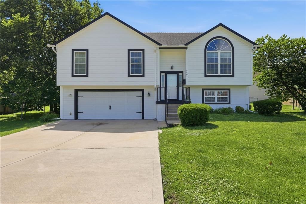 7902 Spring Valley Road — photo 1