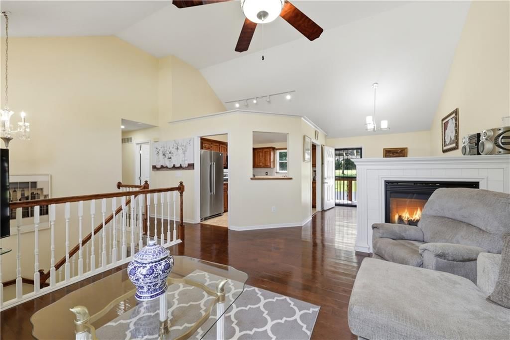 7902 Spring Valley Road — photo 4
