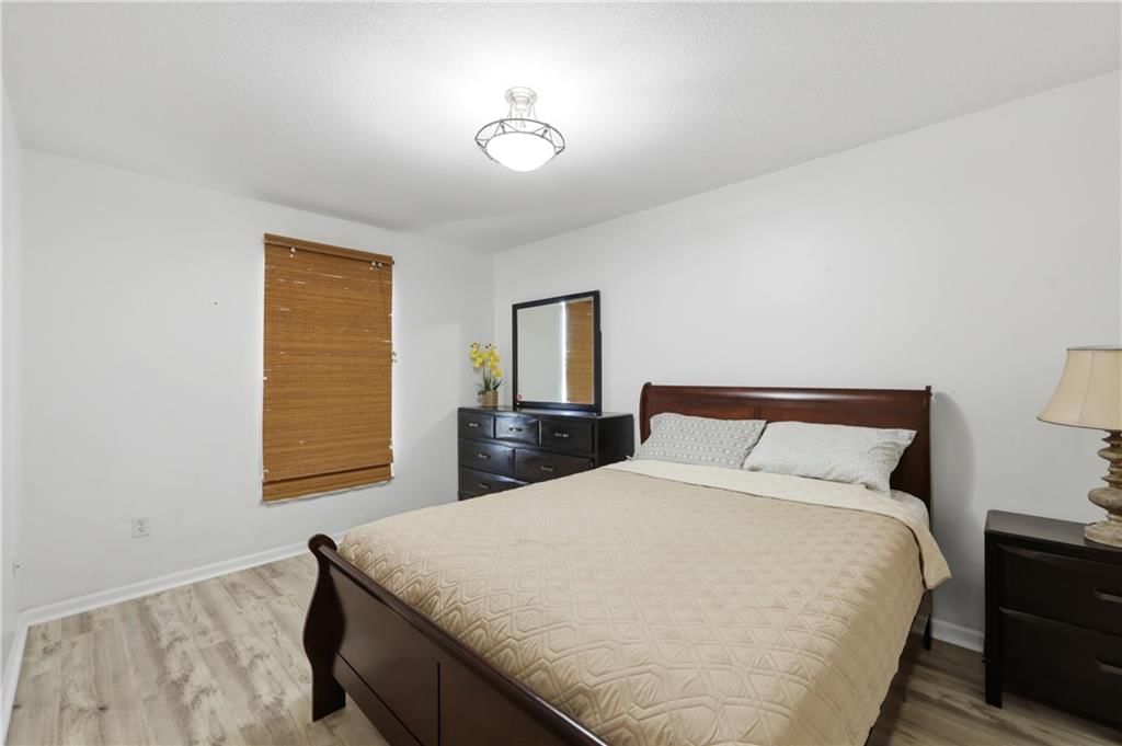 7902 Spring Valley Road — photo 10