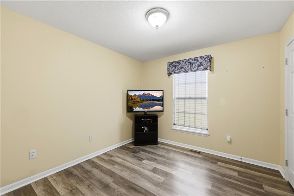 7902 Spring Valley Road — photo 11