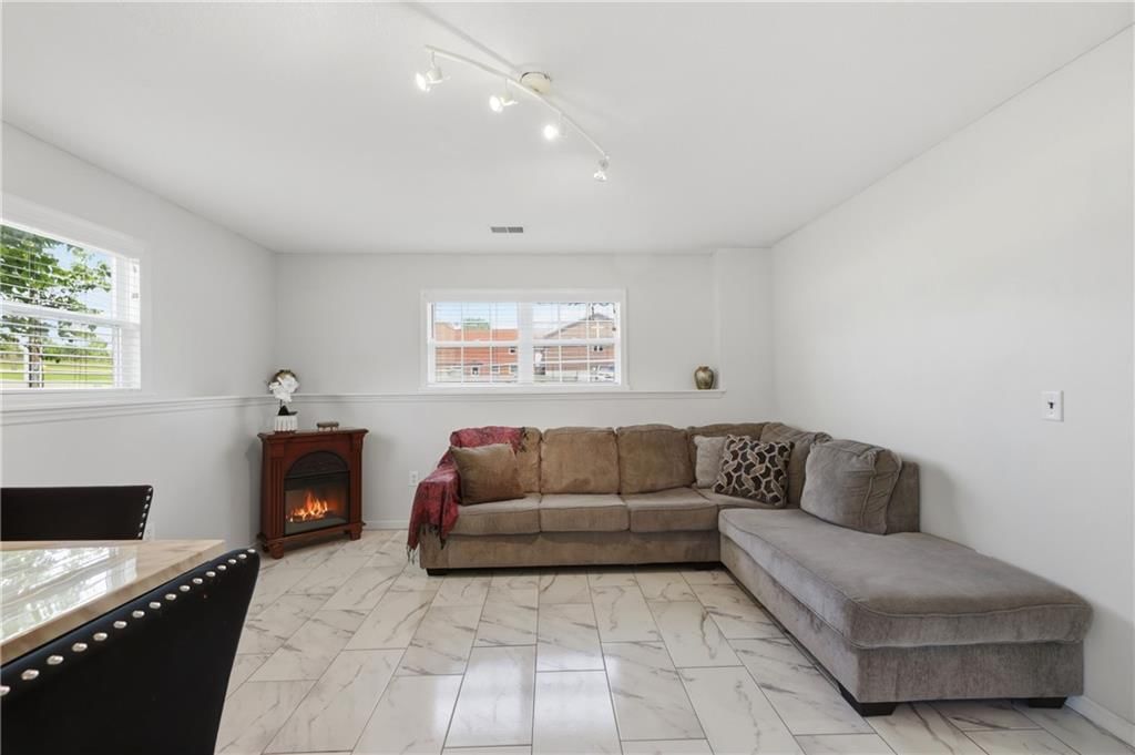 7902 Spring Valley Road — photo 13