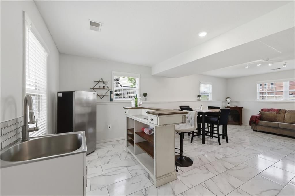 7902 Spring Valley Road — photo 16