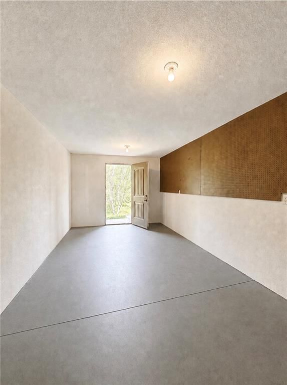 3109 N 109th Terrace — photo 41
