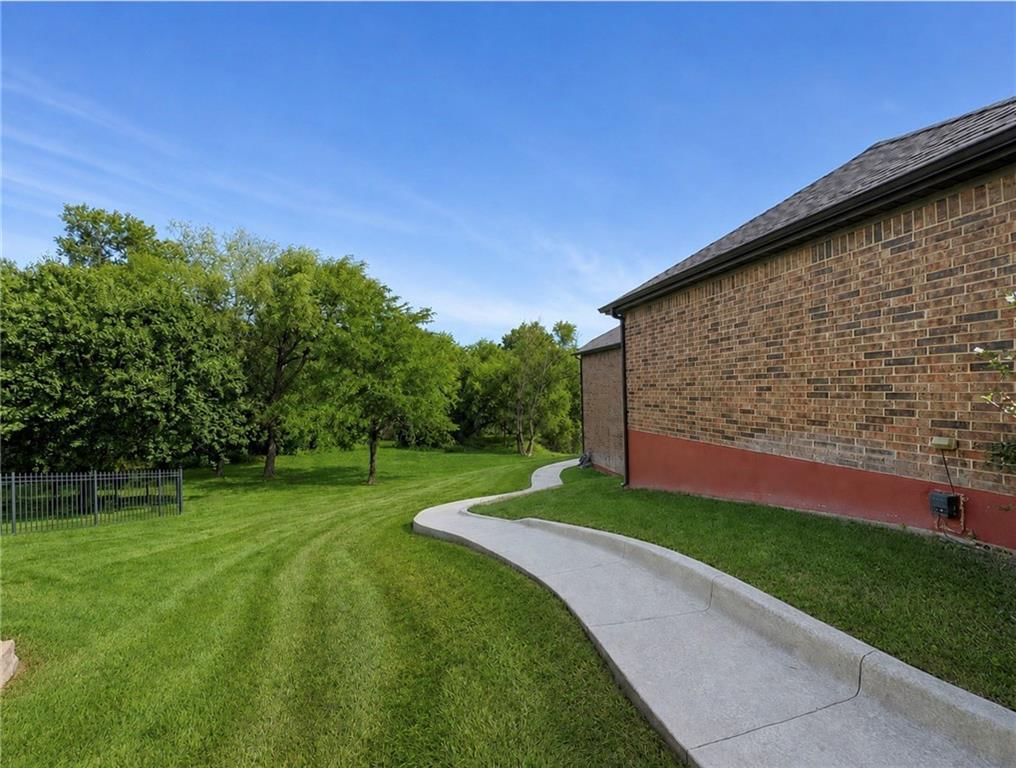 3109 N 109th Terrace — photo 49