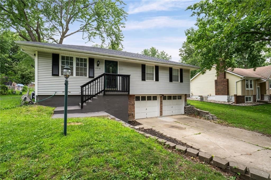 1210 SE 5th Street, Lee's Summit, MO