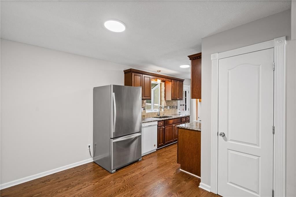 1210 SE 5th Street — photo 4