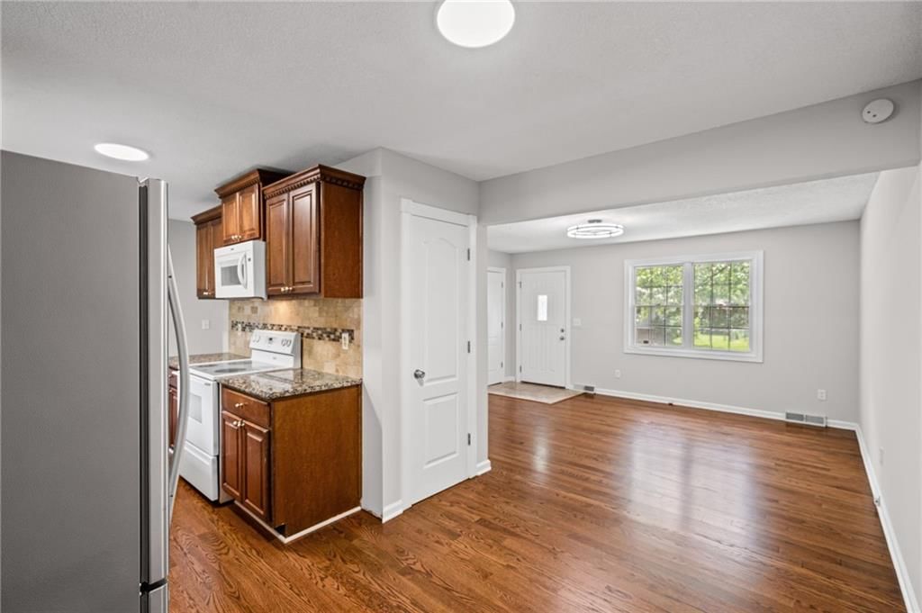 1210 SE 5th Street — photo 5
