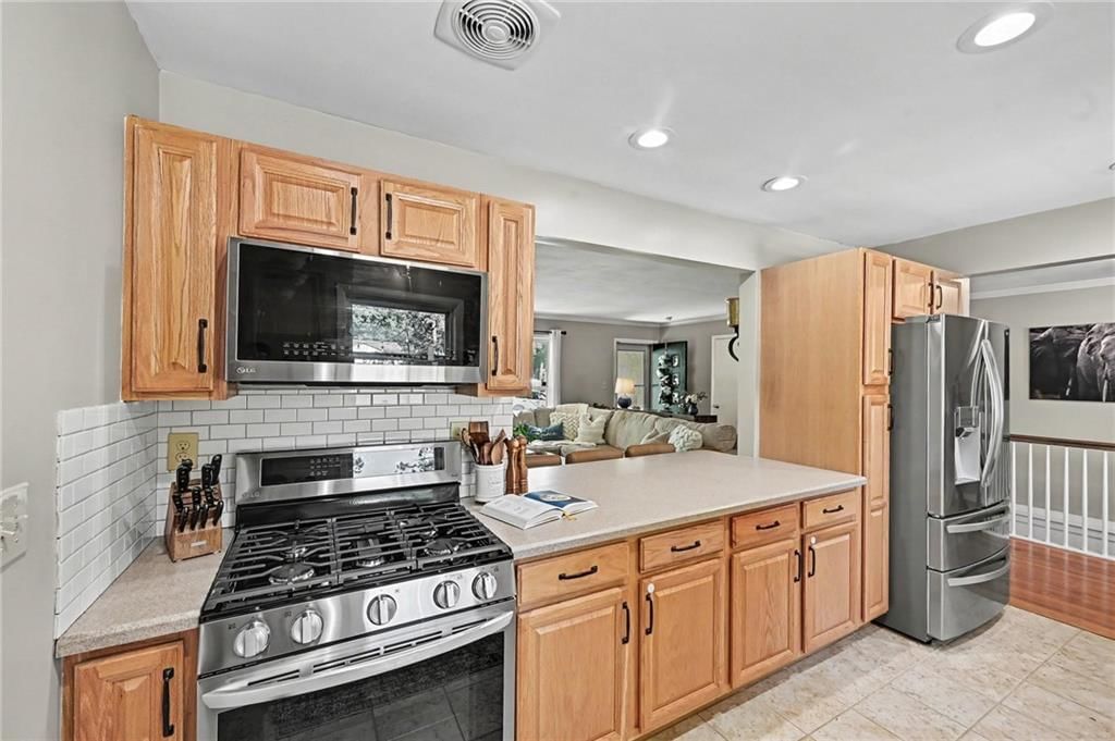 5020 Clark Drive — photo 10