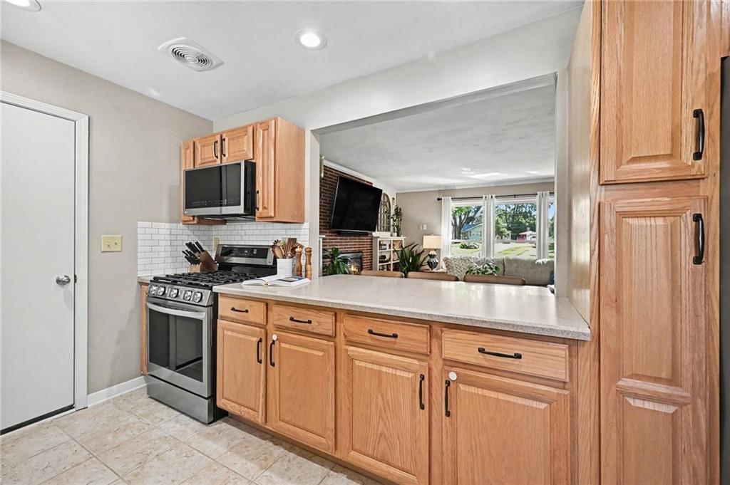 5020 Clark Drive — photo 11