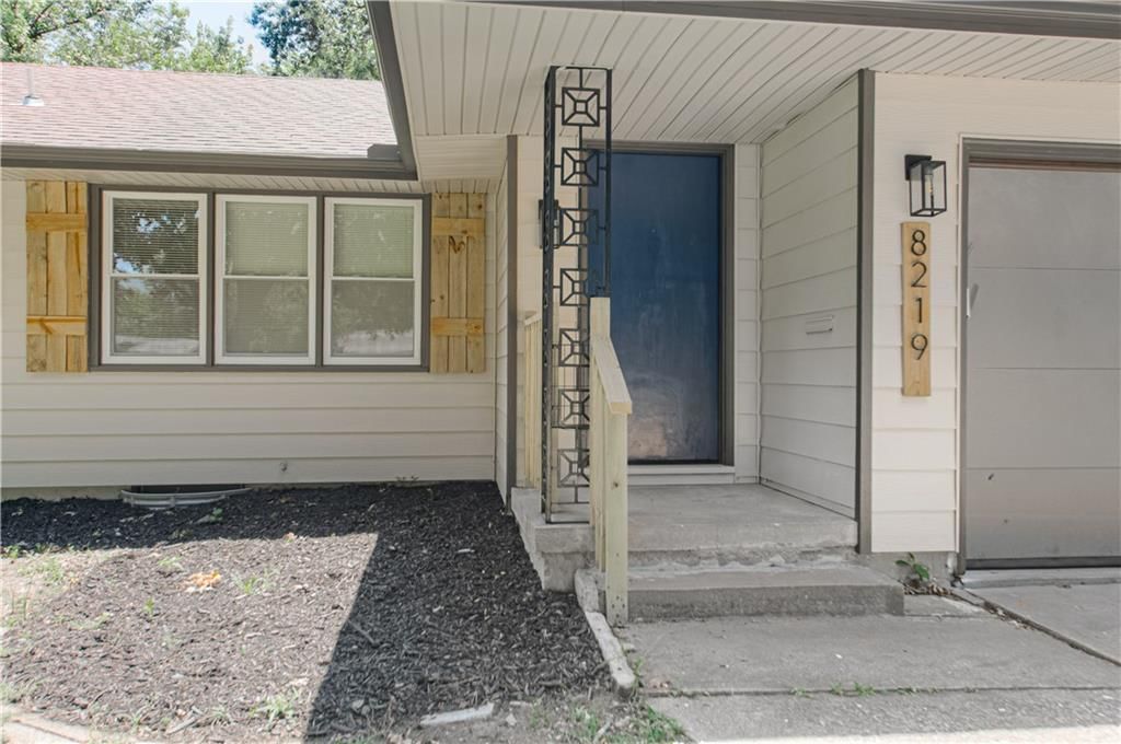 8219 E 85th Terrace — photo 3