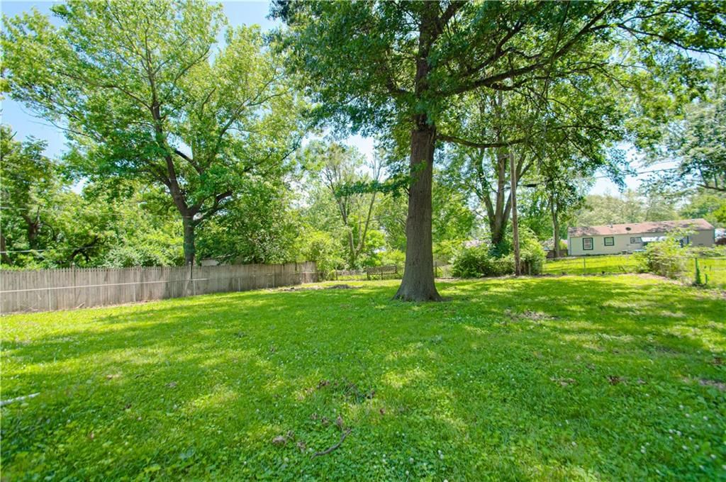 8219 E 85th Terrace — photo 48