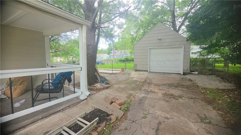 1312 W 29th Street — photo 2
