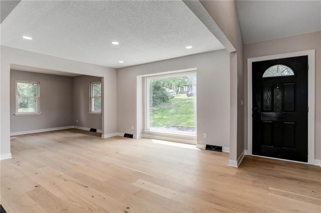 6906 Brownridge Drive — photo 4