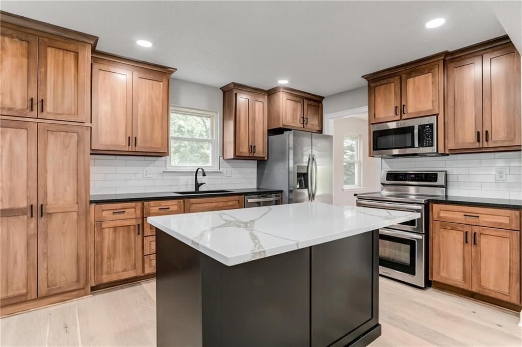 6906 Brownridge Drive — photo 7