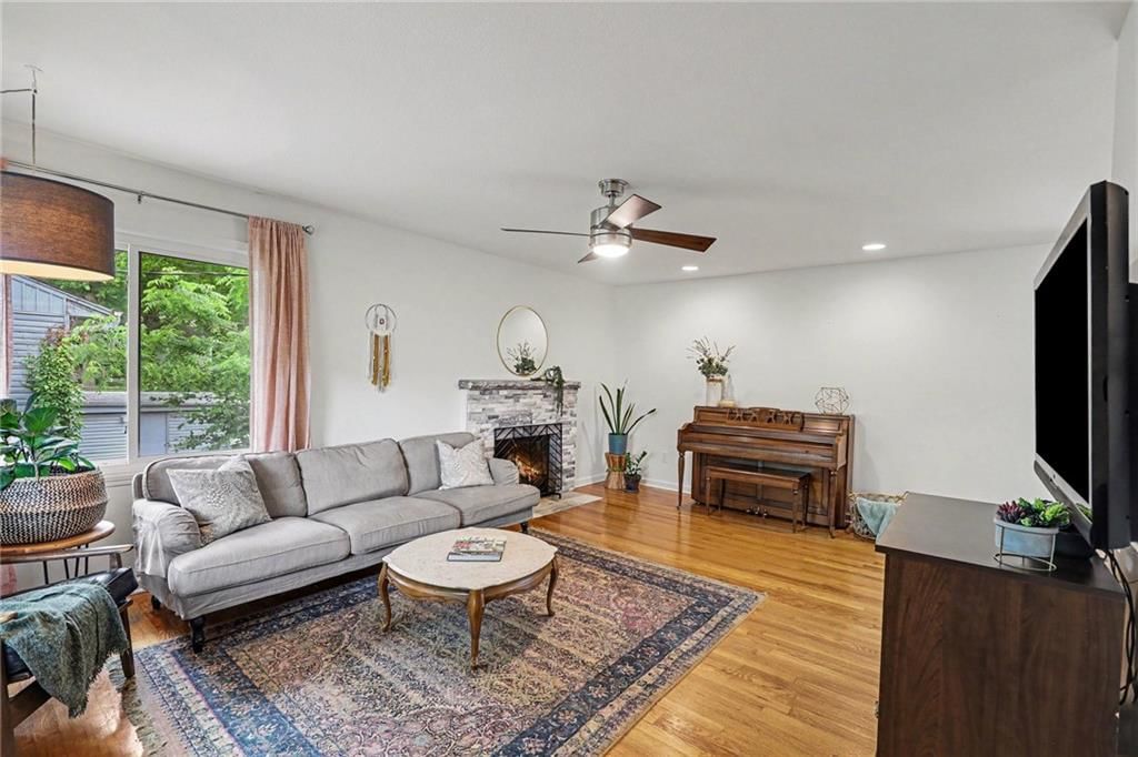 8246 Webster Avenue — photo 4
