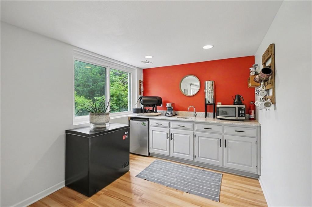 8246 Webster Avenue — photo 19