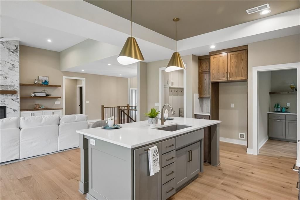 2717 NE 91st Place, Kansas City, MO