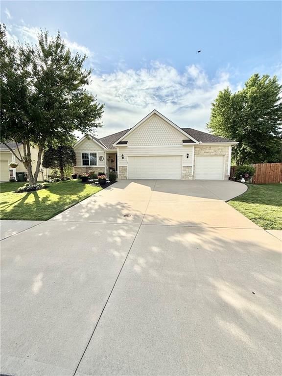 2128 Alder Street — photo 3