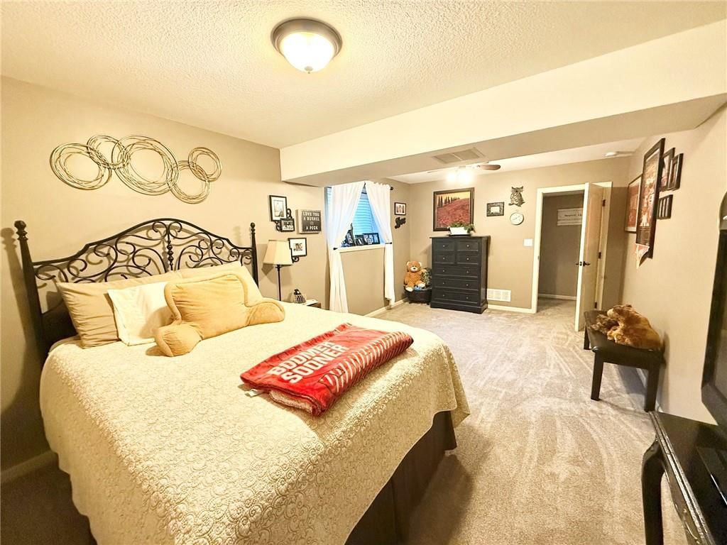 2128 Alder Street — photo 27