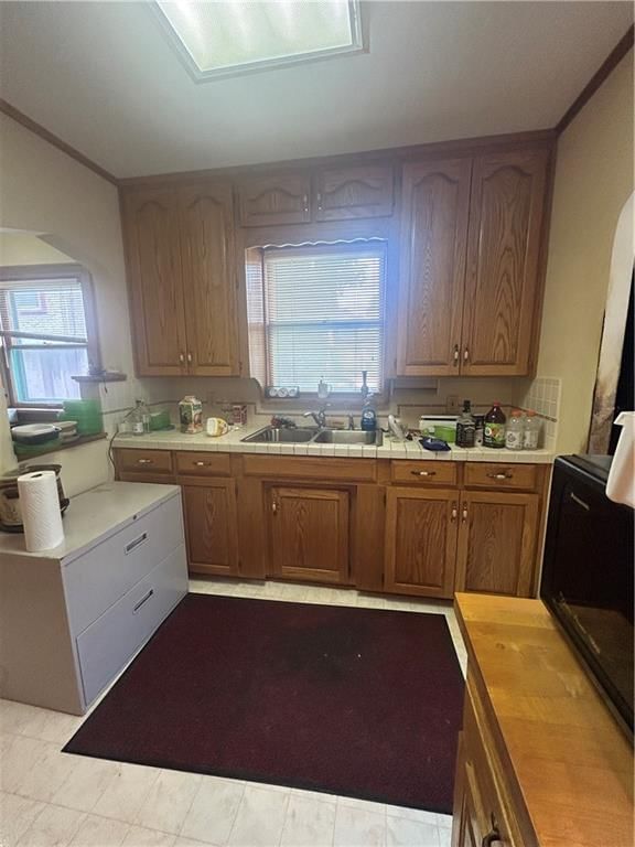231 E 72nd Terrace — photo 17