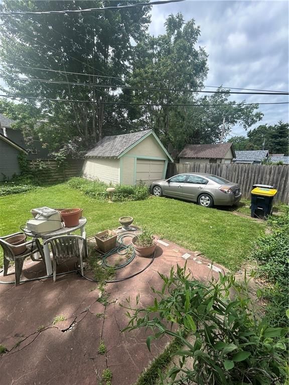 231 E 72nd Terrace — photo 33