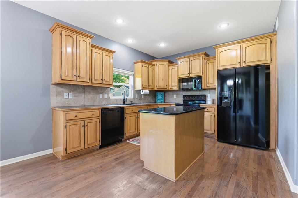 541 NW Fox Hollow Lane — photo 10