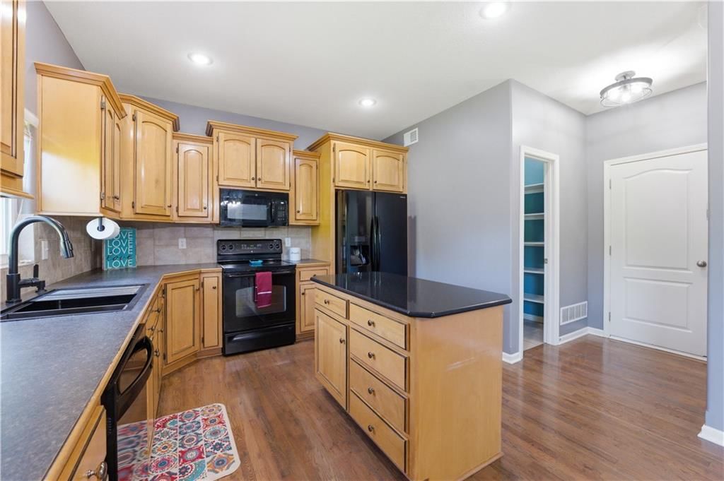 541 NW Fox Hollow Lane — photo 12