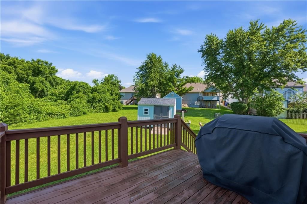 541 NW Fox Hollow Lane — photo 42