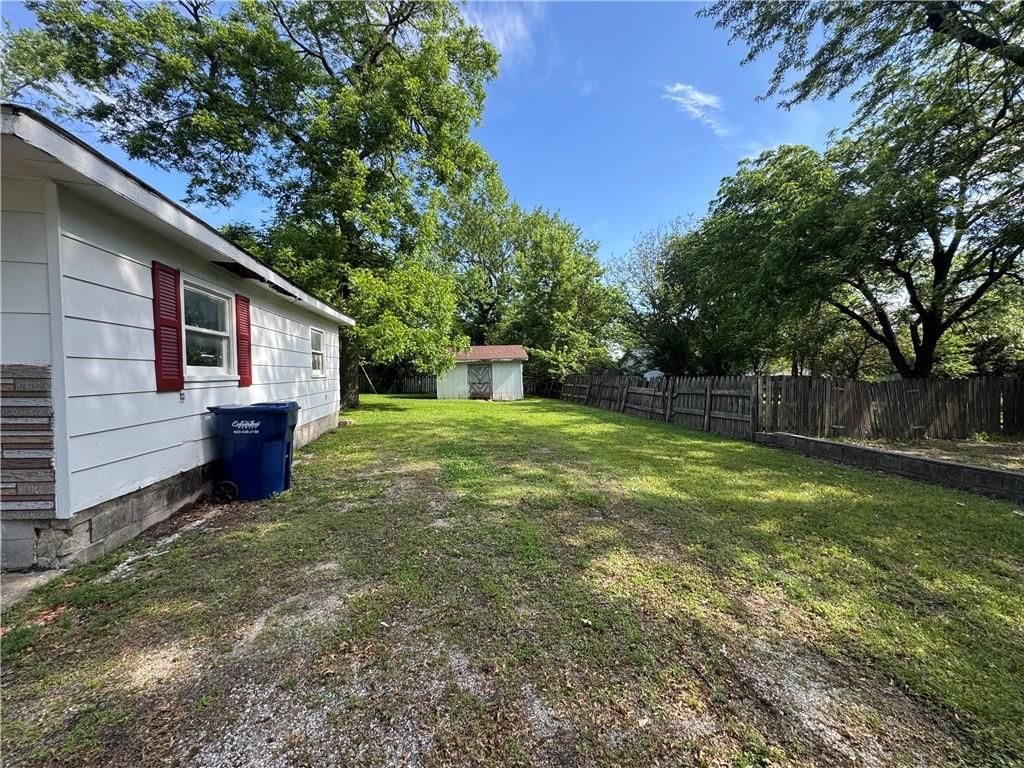 819 W Pine Street — photo 17