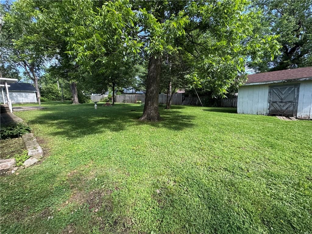 819 W Pine Street — photo 20