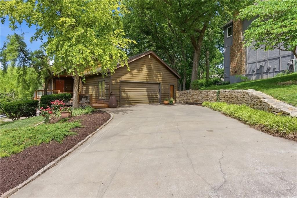 8236 PARK Street — photo 2