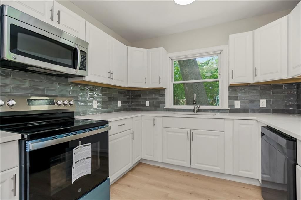 2709 S Fuller Avenue — photo 8