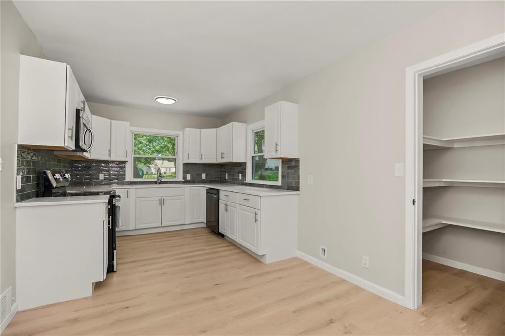 2709 S Fuller Avenue — photo 10