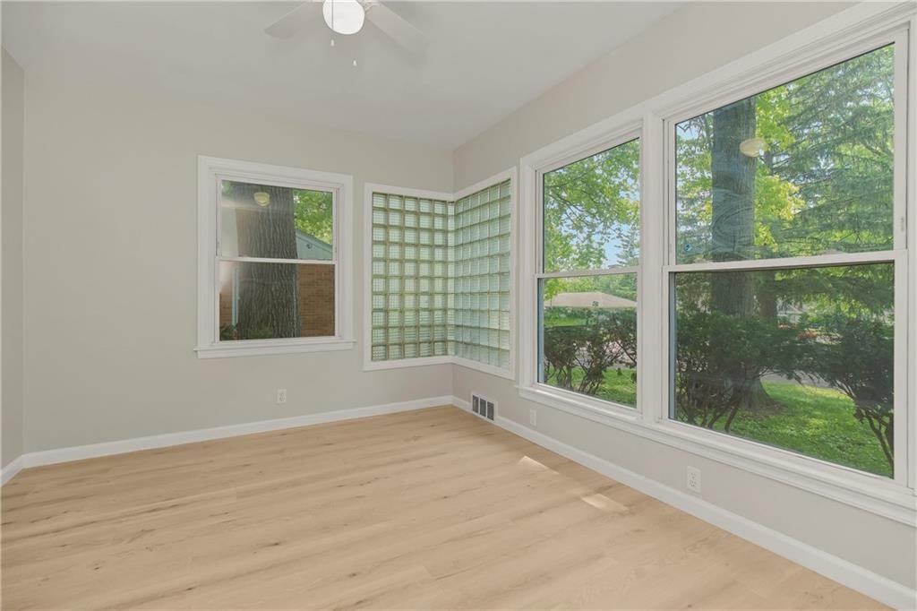 2709 S Fuller Avenue — photo 12