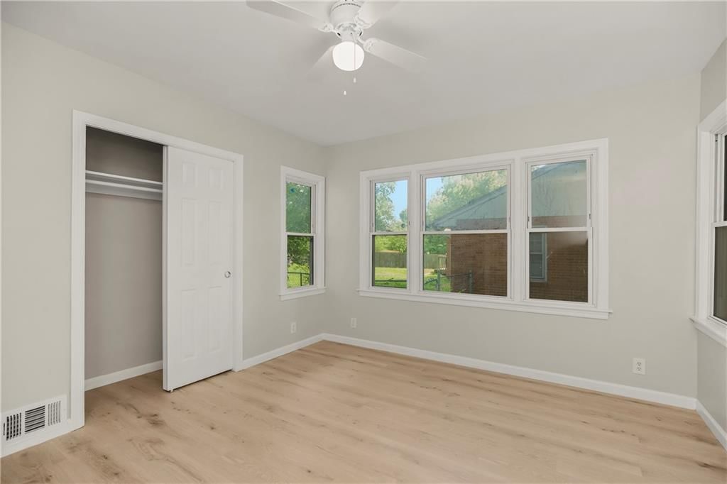 2709 S Fuller Avenue — photo 19