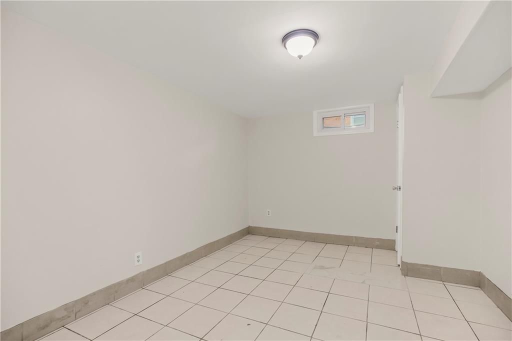 2709 S Fuller Avenue — photo 22